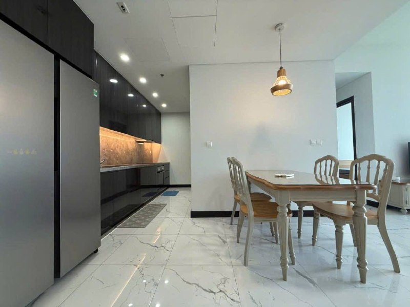 Ban cong can ho Tilia Empire City