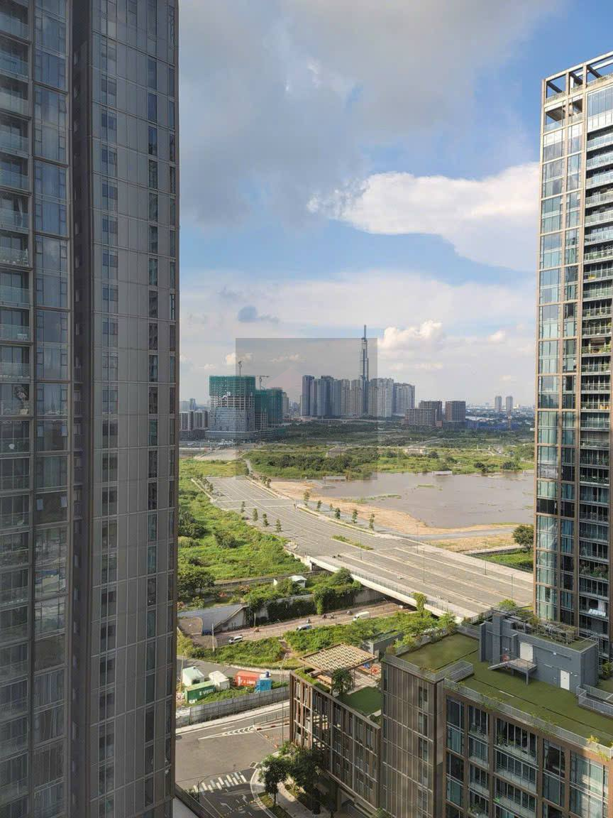 Ban cong Tilia Empire City