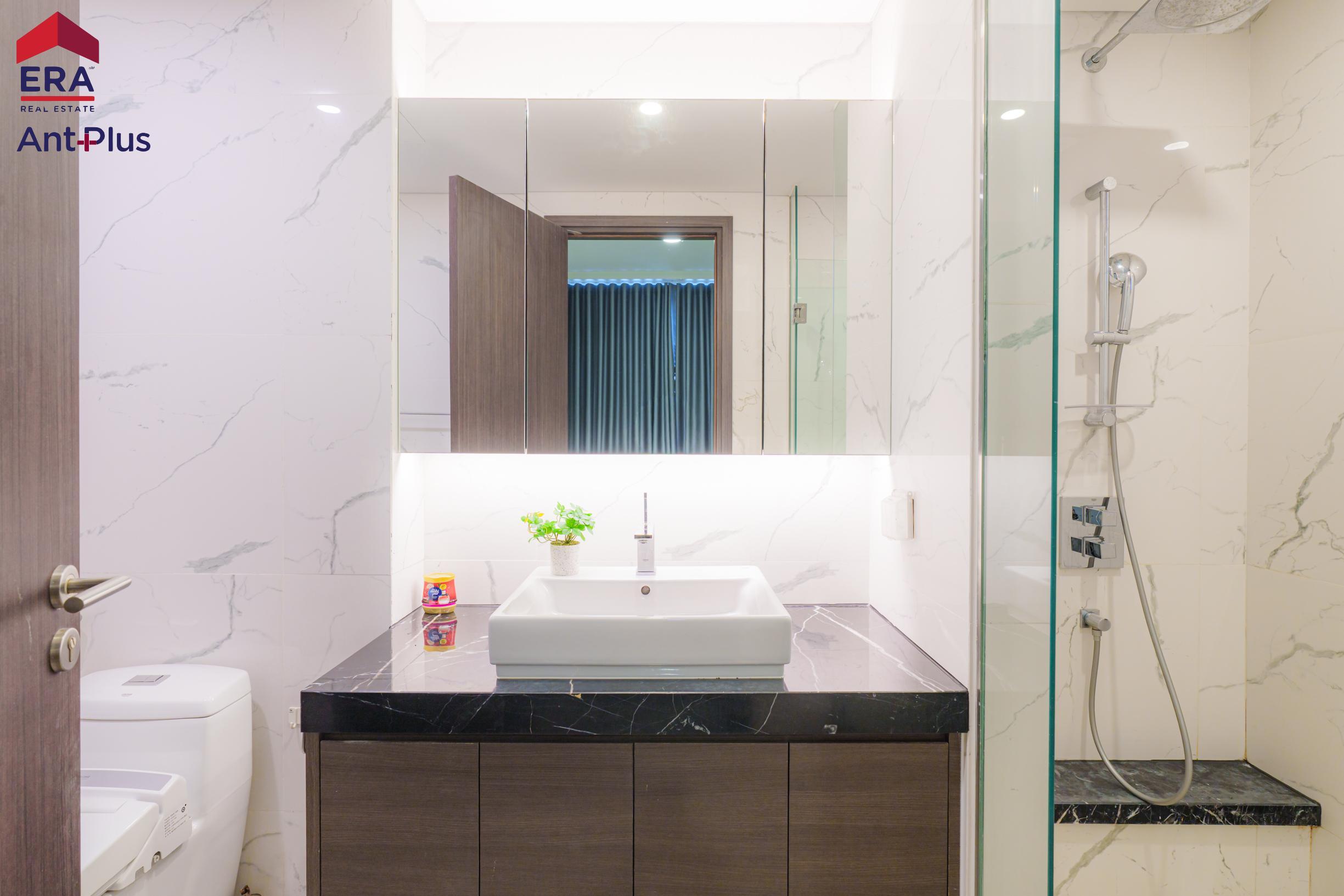 Phòng ngủ căn T1B-05-04 Empire City Phòng ngủ căn hộ Empire City 1 phòng ngủ với cửa kính lớn