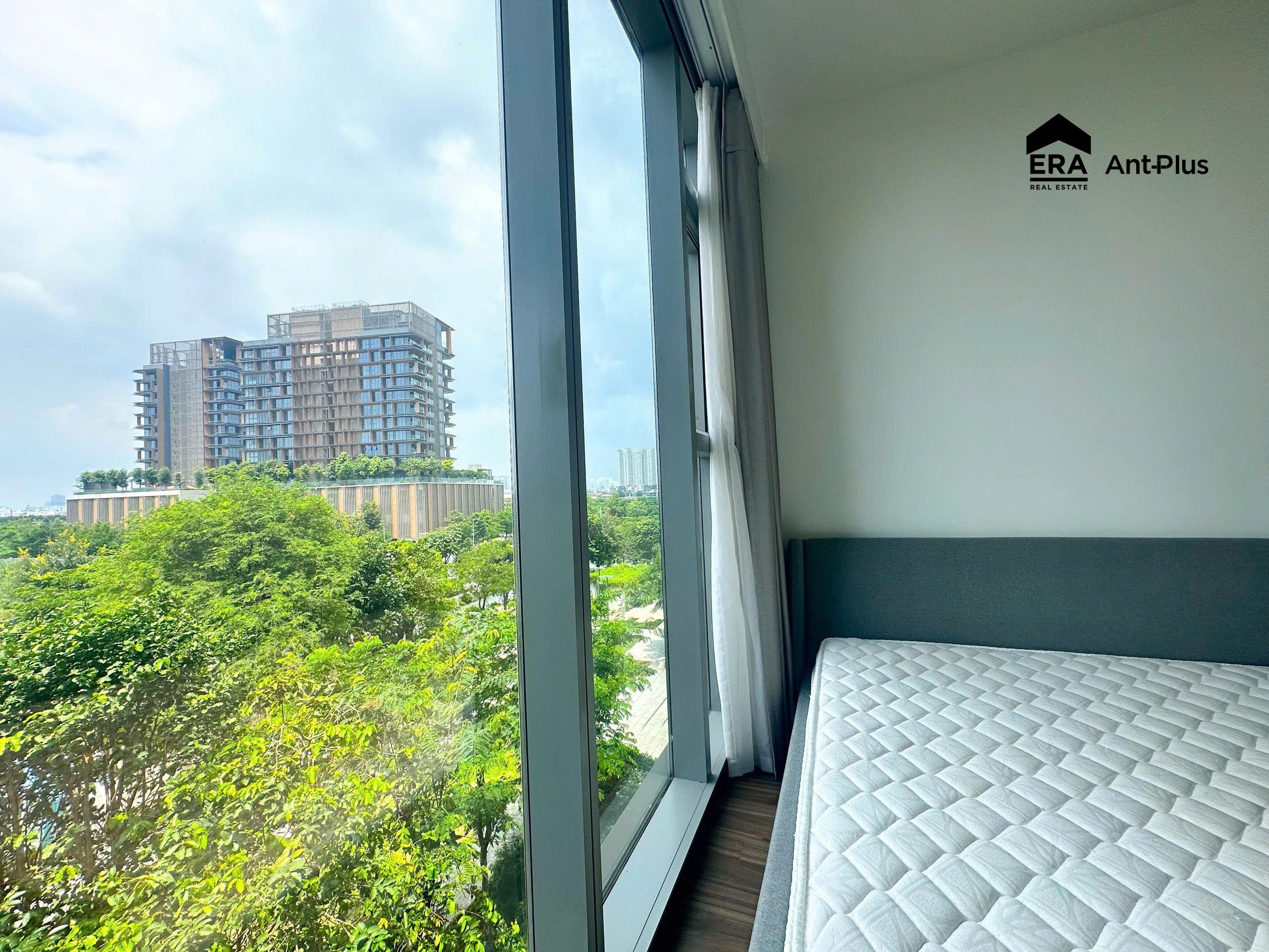 View phòng ngủ căn hộ 2PN Tilia Residences