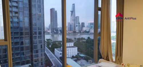 Tầm nhìn ra sông Sài Gòn và trung tâm Quận 1 với tháp Bitexco Financial Tower từ căn hộ tại Linden Residences, Empire City