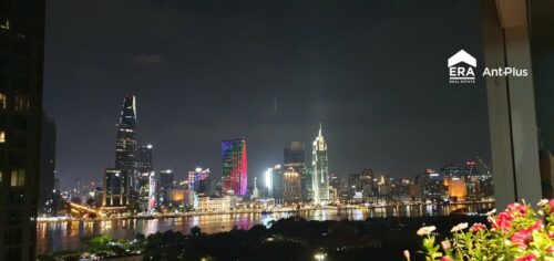 Toàn cảnh trung tâm Quận 1 nhìn từ căn hộ Empire City, khu vực Quận 2 (TP Thủ Đức)