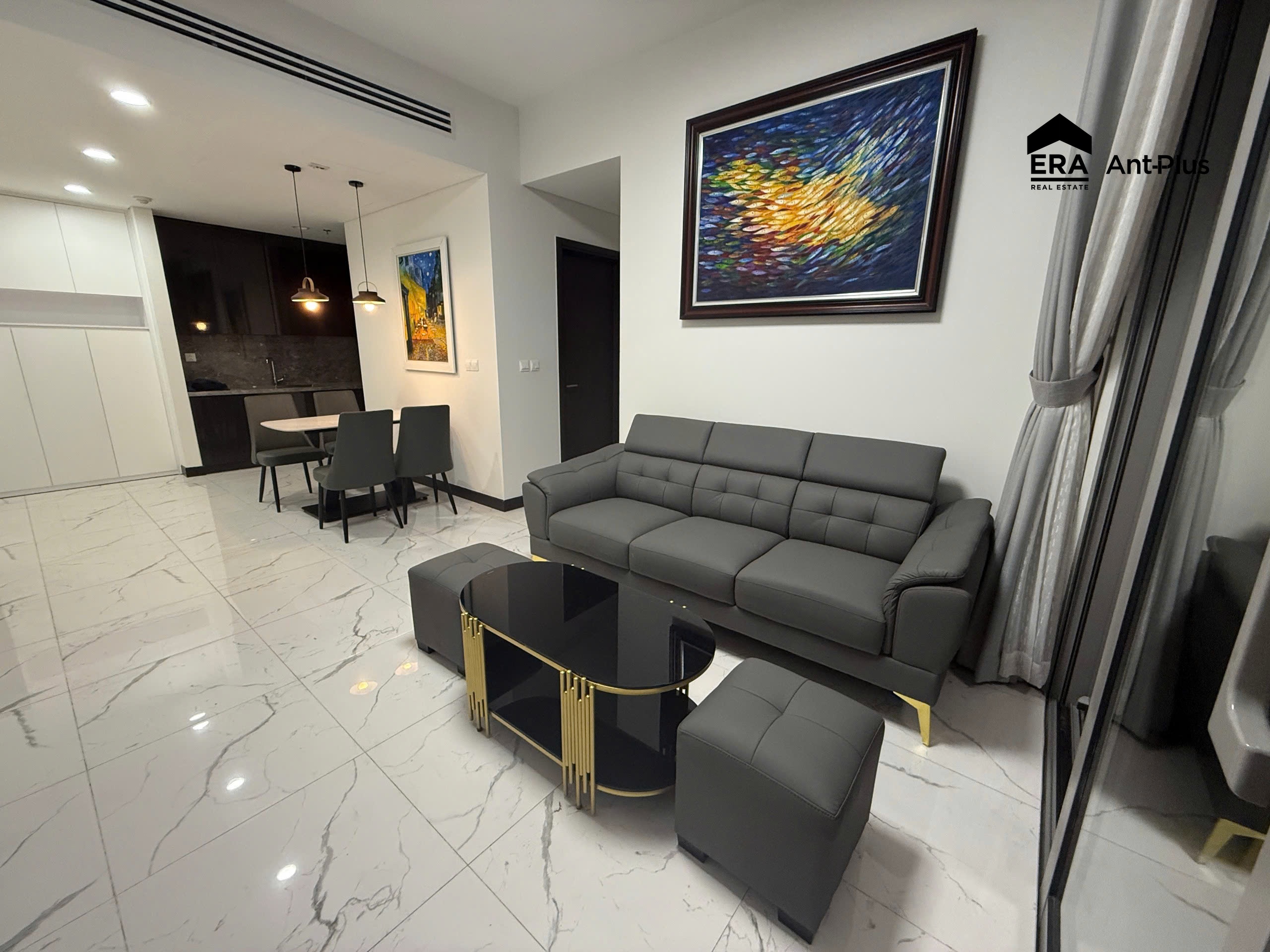 Phòng khách căn hộ cao cấp Empire City, khác biệt rõ so với căn hộ giá rẻ vùng ven