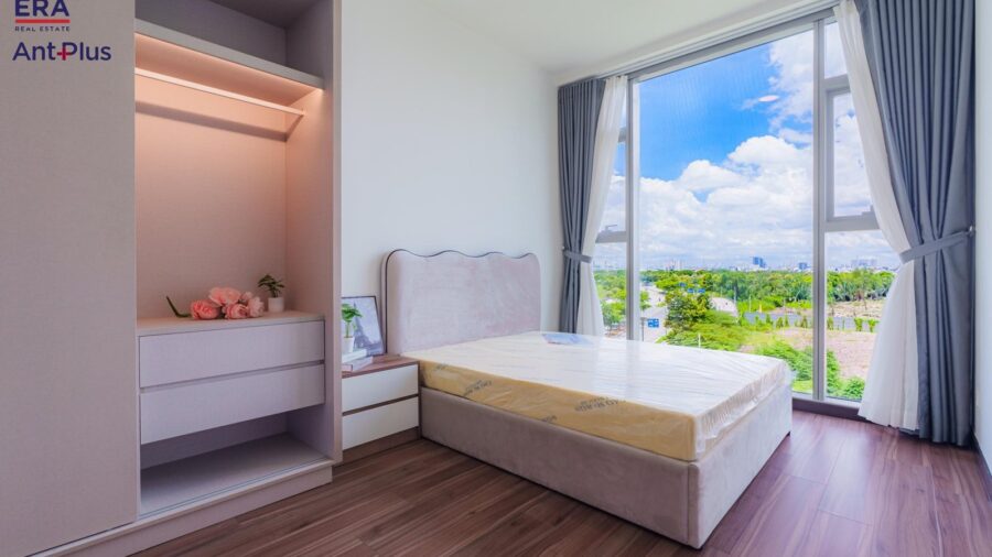 Phòng ngủ có tủ quần áo căn hộ Linden T1B-05-04