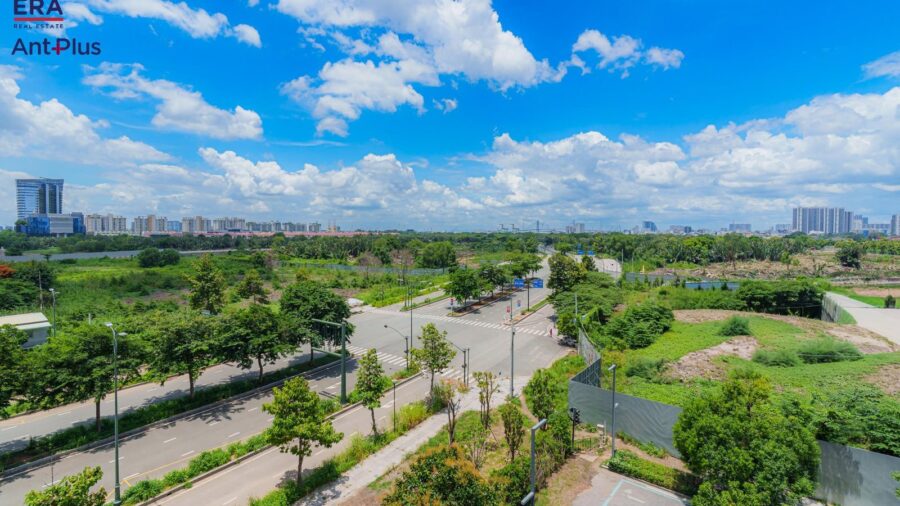 View cây xanh và đường nội khu Empire City từ căn hộ Linden tầng 5
