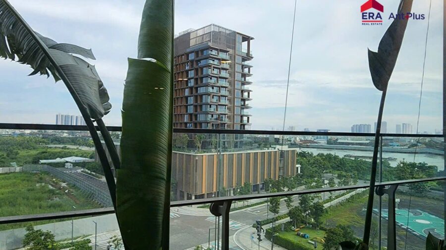 View từ ban công căn hộ Tilia tầng 7 nhìn ra tòa nhà và cây xanh