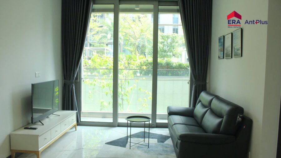 Phòng khách căn hộ Tilia 1 phòng ngủ full nội thất nhìn ra cây xanh