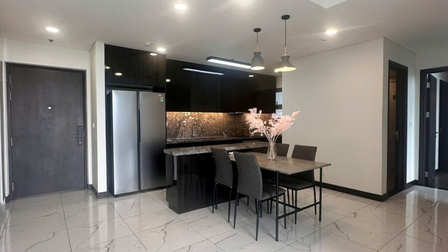 Toàn cảnh phòng khách và bếp căn hộ Tilia T1D.04.05
