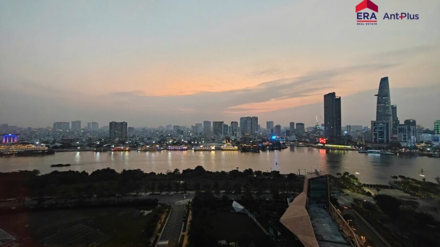 Toàn cảnh sông Sài Gòn lúc chiều tà nhìn từ căn hộ Tilia tầng 16
