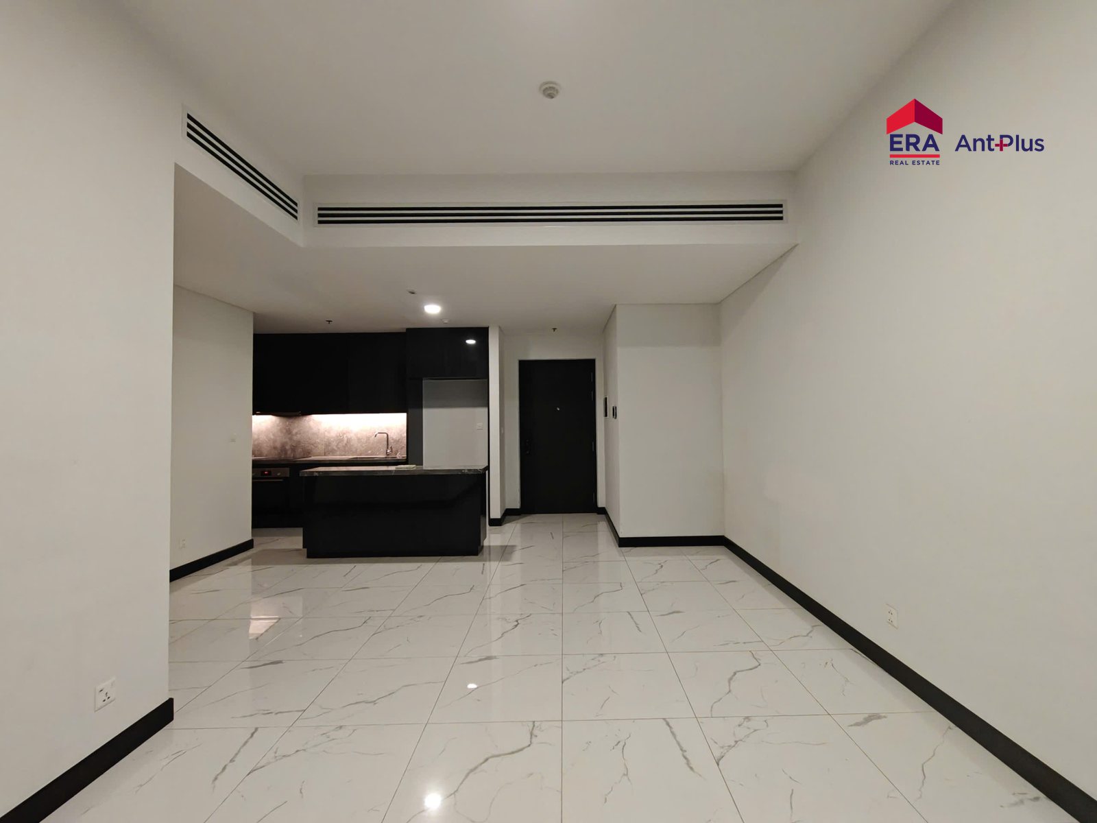 Phòng khách và bếp căn hộ Tilia T2C.16.06 nội thất cơ bản