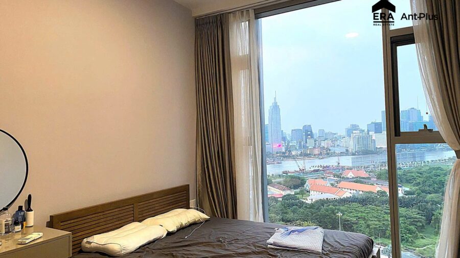 Phòng ngủ master căn hộ Linden Empire City view sông Sài Gòn