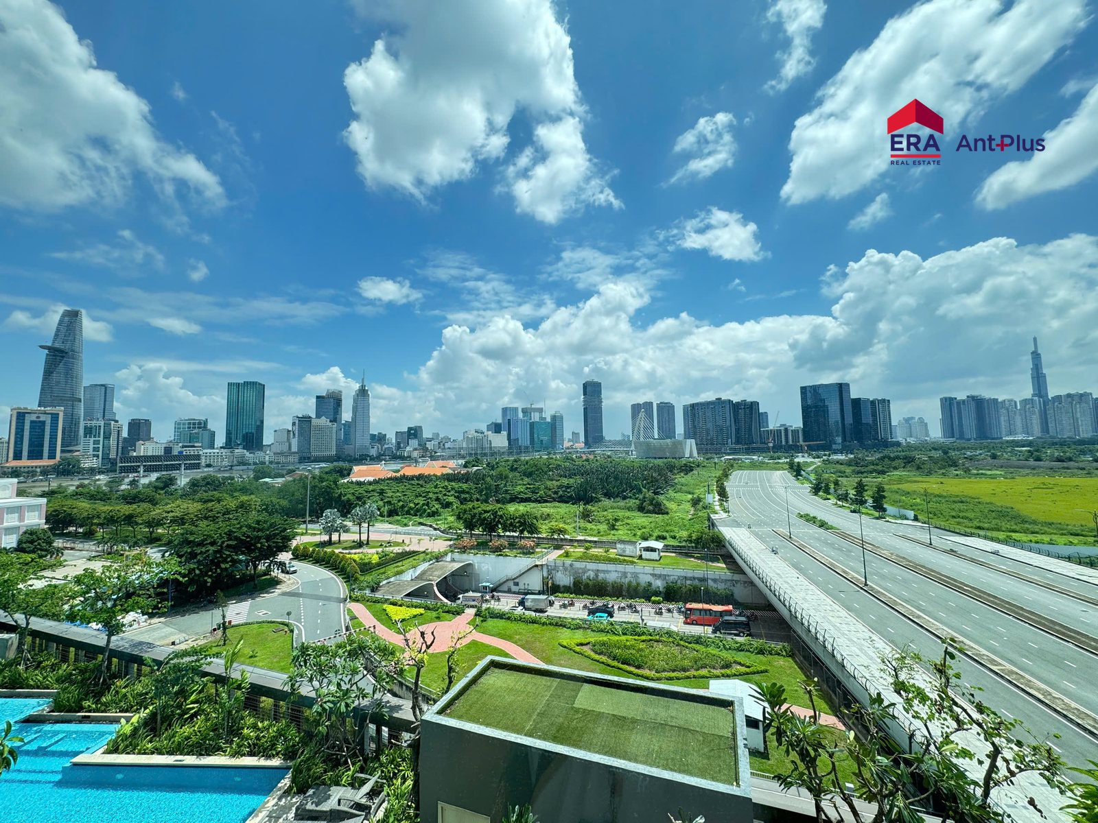 Cho thuê căn hộ 1PN Linden: view sông Sài Gòn và skyline Quận 1 từ căn hộ 1PN Linden T2A-07-01