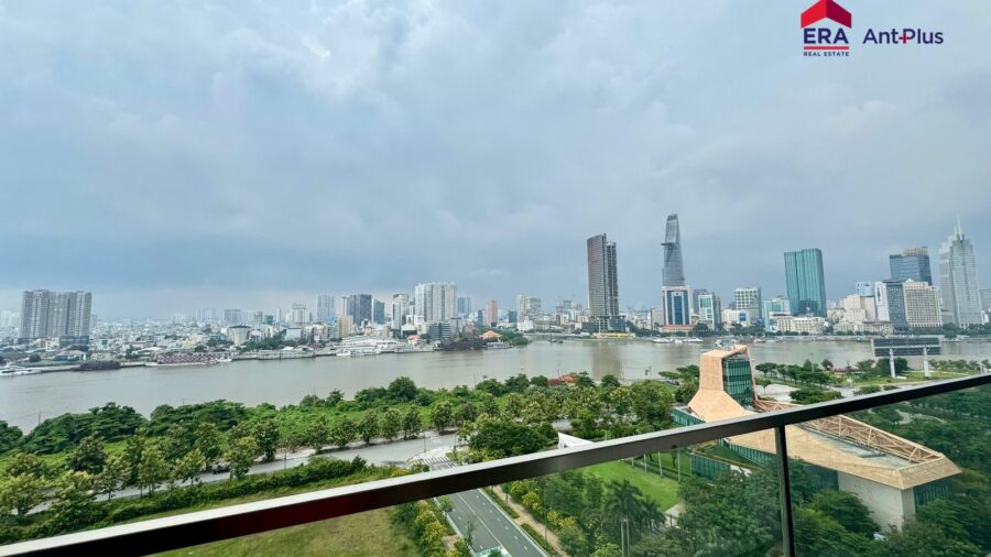 Cho thuê 2PN Tilia 98m2: view sông Sài Gòn và tháp Bitexco từ ban công