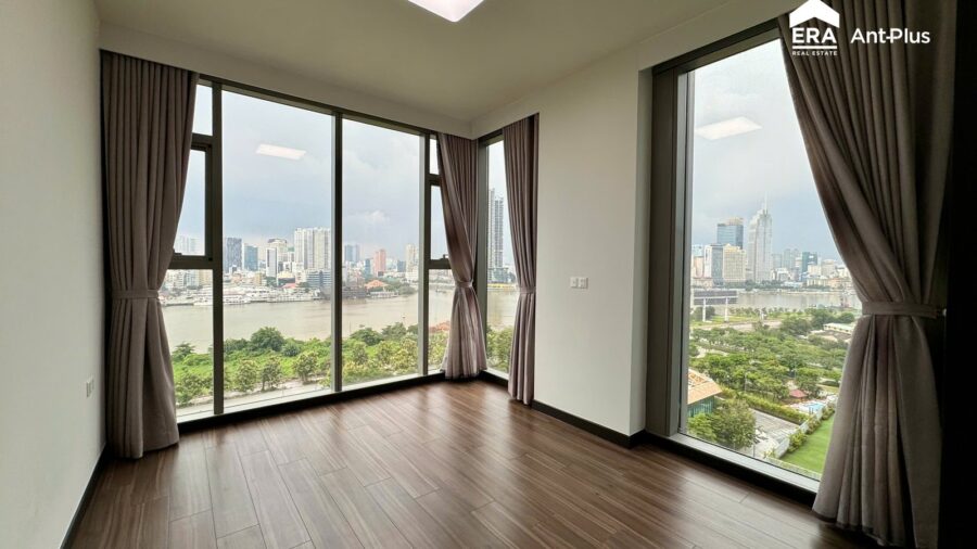 Phòng ngủ góc hai mặt kính nhìn sông Sài Gòn căn hộ Tilia