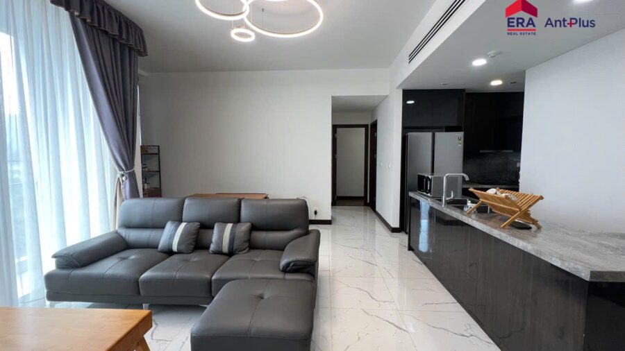 Phòng khách, quầy bếp và hành lang phòng ngủ căn hộ Tilia