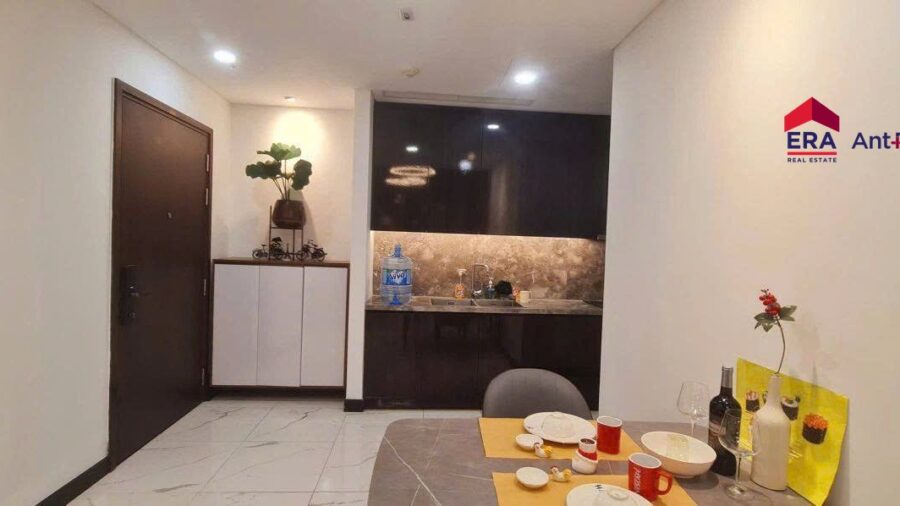 Khu bếp và bàn ăn căn hộ 1 phòng ngủ Tilia Empire City
