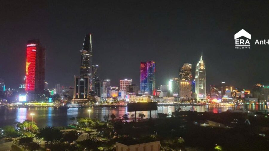 View sông Sài Gòn và Quận 1 về đêm từ căn hộ Tilia