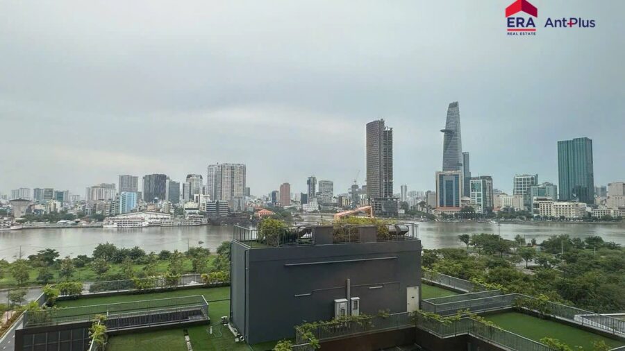 View sông Sài Gòn và trung tâm Quận 1 nhìn từ căn hộ Tilia