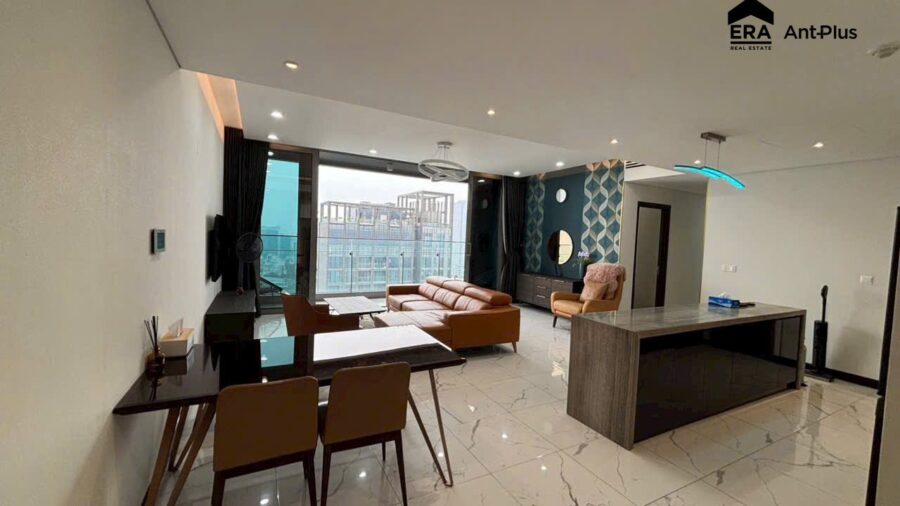 Bàn ăn và đảo bếp căn hộ Linden full nội thất
