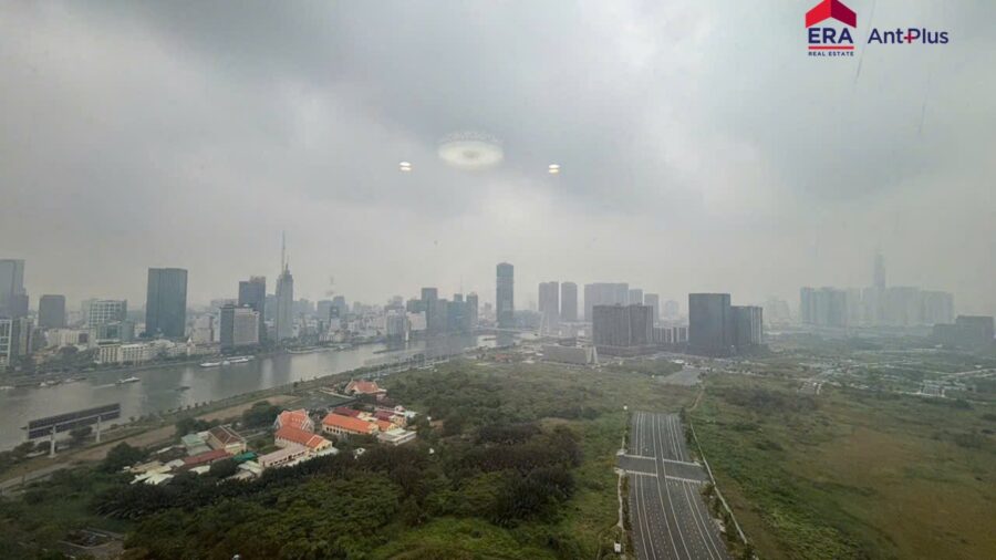 View sông Sài Gòn và Quận 1 từ căn hộ Linden tầng 31
