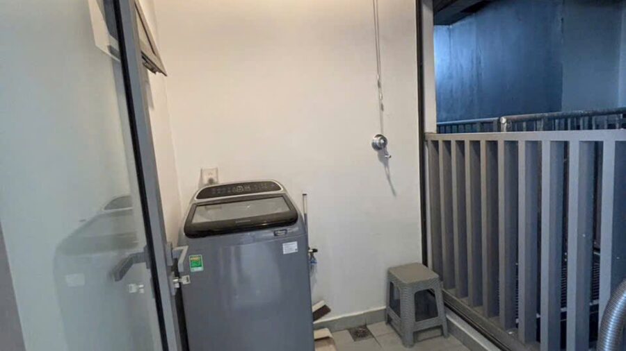 Lô gia đặt máy giặt căn hộ 3 phòng ngủ Linden