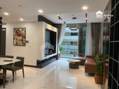 Phòng khách liền thông bếp căn hộ Empire City Thủ Thiêm đã bàn giao, thiết kế open-plan