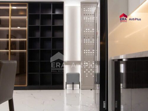 Hành lang và tủ đồ âm tường căn hộ Empire City Thủ Thiêm đã bàn giao
